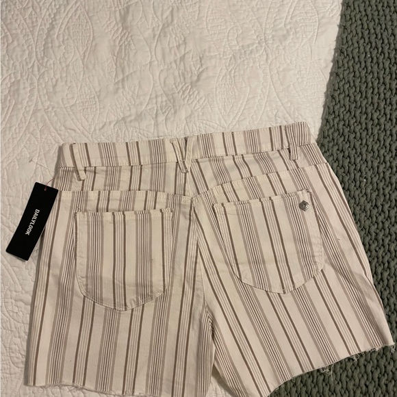 NWT Democracy AbsolutionHigh Rise Short - Picture 9 of 10